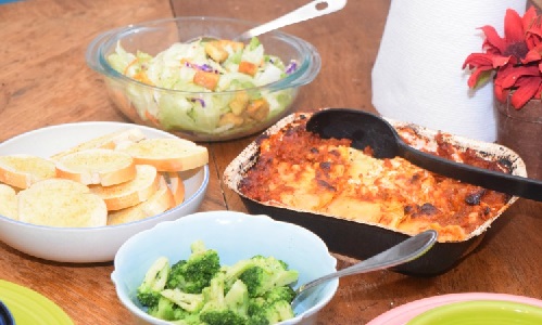 Easy Home Meals logo
