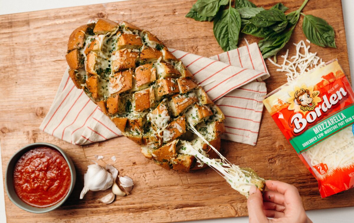 Split Cheesy Pull-Apart Garlic Bread