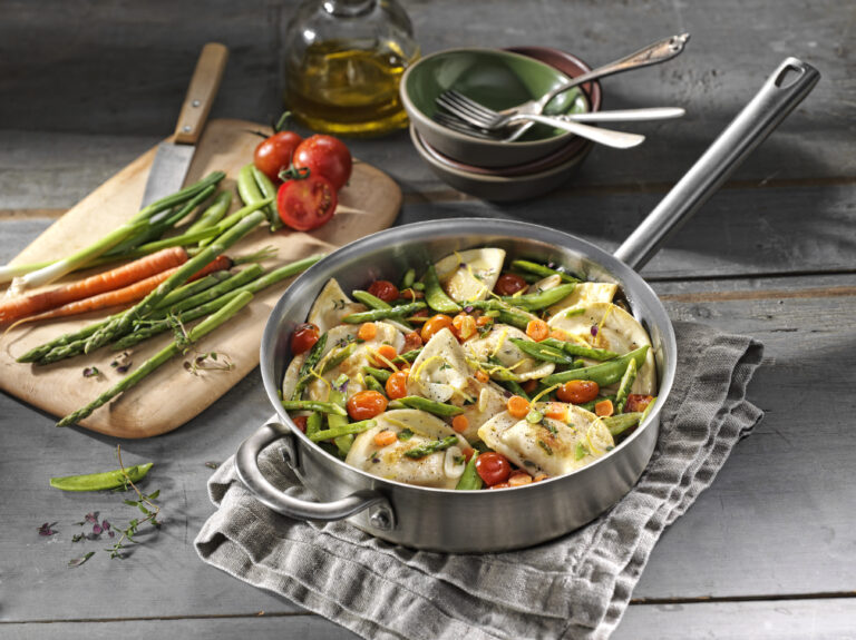 Easy Home Meals logo